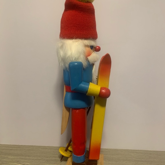 Vintage Collectible 1992 Nutcracker Village Handcrafted Wood "Skier" Nutcracker - Picture 5 of 15